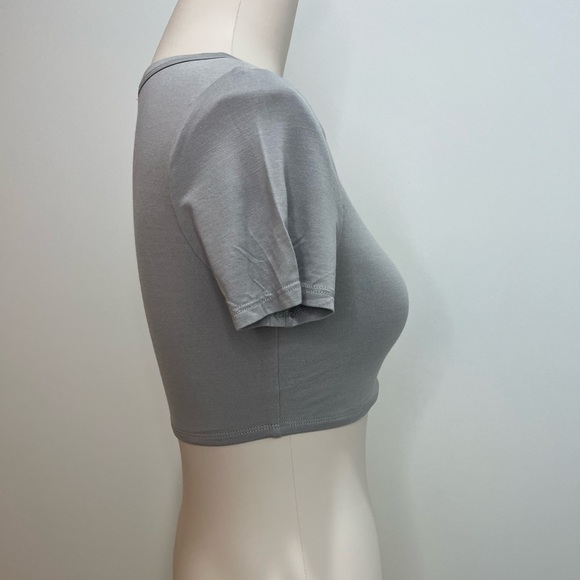 Naked Wardrobe NWOT Crewneck Crop Tee Shirt in Silver Grey - Picture 6 of 7